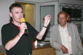 Staffelleiter Ian Diggance mit Gerhard Gronau (TSG Rottenacker) 2007